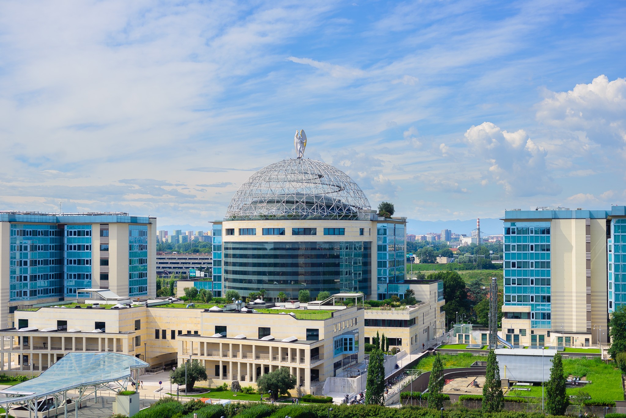 Univeristà San Raffaele di Milano in visuale panoramica.