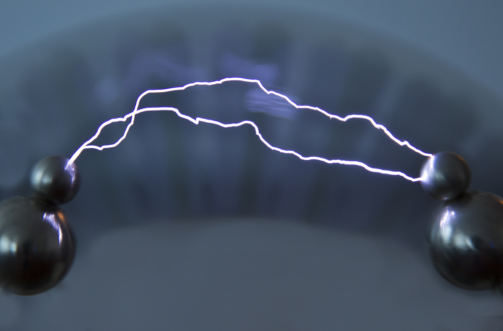 Un fenomeno di elettrodinamica creato artificialmente da una scarica elettrica nell'aria.